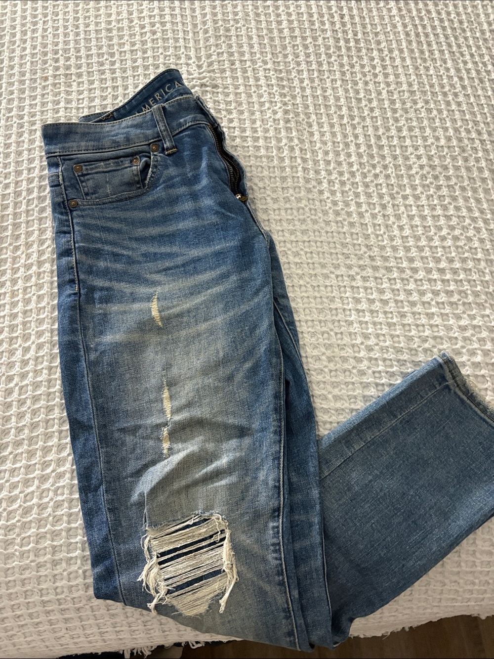 American Eagle Outfitters Men's Slim Straight Distressed Blue Jeans